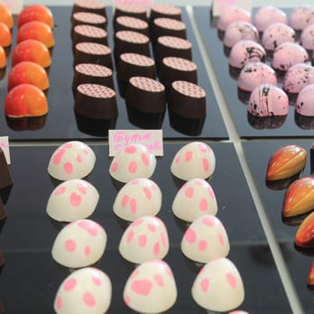 Le Macaron French Pastries - Coffee & Tea Near Me - Estero, Florida Le Macaron French Pastries - Coffee & Tea Near Me - Estero, Florida
