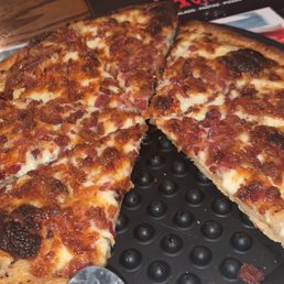 This place for my onion that I love pizza is the best I will not regret coming here delicious and I forgive very much they love cold beer This place for my onion that I love pizza is the best I will not regret coming here delicious and I forgive very much they love cold beer