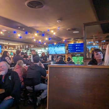 Moonshine BBQ - Chill place to hang or watch a hockey game - Barbeque Near Me - Lynnwood, Washington Moonshine BBQ - Chill place to hang or watch a hockey game - Barbeque Near Me - Lynnwood, Washington