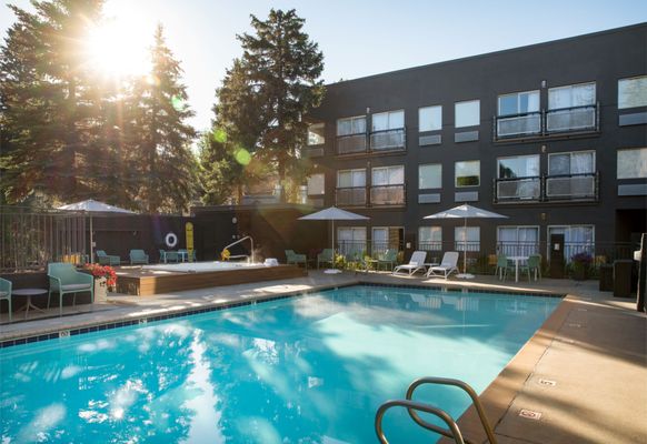 Hotel Ketchum by null