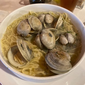 Piazza Gavi - Spaghetti with white clam sauce - Italian Near Me - Tucson, Arizona