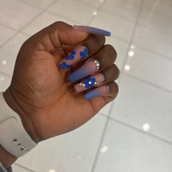 Captivate Nail Spa - Acrylic ombré. 3d nail art - Nail Salons Near Me - Fullerton, California