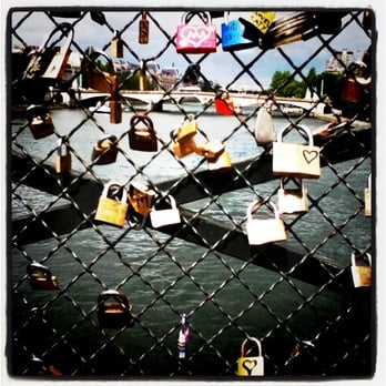 Le Pont des Arts - les locks of lovers - Landmarks & Historical Buildings Near Me - Paris, 75