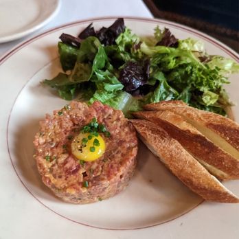 Le Diplomate - Beef Tartare - Brasseries Near Me - Washington, DC, District of Columbia