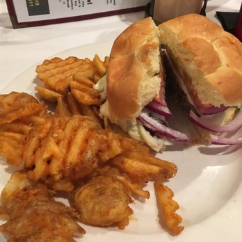 Union Grill - Burger with white American cheese and bacon with eagle fries. - American Near Me - Pittsburgh, Pennsylvania