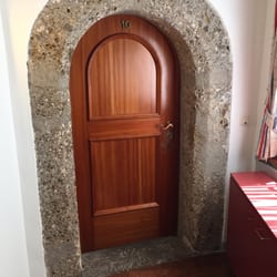 Hotel Wolf - Dwarf-sized door of Room #10!