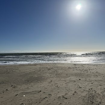 Santa Claus Beach - View - Beaches Near Me - Carpinteria, California Santa Claus Beach - View - Beaches Near Me - Carpinteria, California