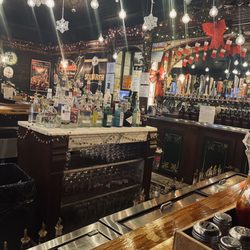Caliente Pizza and Draft House - Bar