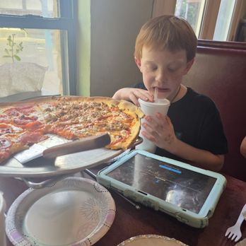 Paradise Pizza - Medium pizza - Pizza Near Me - Graford, Texas