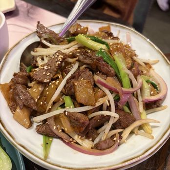 Palette Tea Garden & Dim Sum - Wagyu Beef Chow Fun / 和牛乾炒河 - Dim Sum Near Me - San Mateo, California Palette Tea Garden & Dim Sum - Wagyu Beef Chow Fun / 和牛乾炒河 - Dim Sum Near Me - San Mateo, California