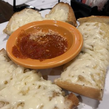 Il Gusto - Cheesy garlic bread - Pizza Near Me - Sapulpa, Oklahoma Il Gusto - Cheesy garlic bread - Pizza Near Me - Sapulpa, Oklahoma