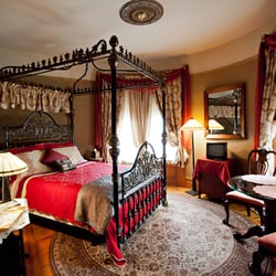 Botsford Briar Bed and Breakfast - The Gardenia Room