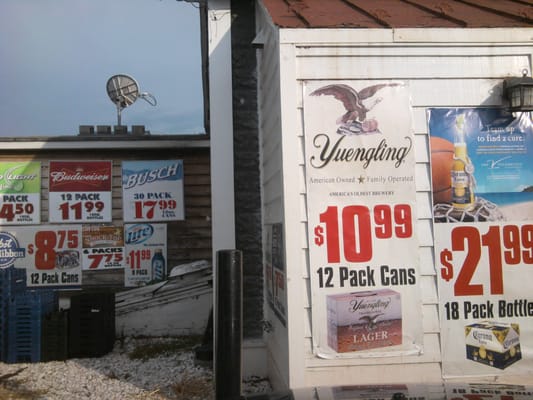 Clarksburg Grocery by null