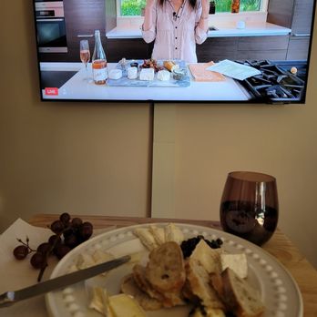Cheesetique - Virtual tasting - Cheese Shops Near Me - Alexandria, Virginia Cheesetique - Virtual tasting - Cheese Shops Near Me - Alexandria, Virginia
