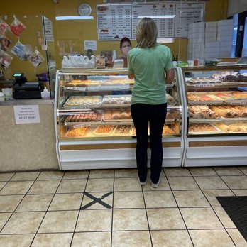 Hole in One Donuts - Socially distanced counter - Donuts Near Me - Lakeland, Florida Hole in One Donuts - Socially distanced counter - Donuts Near Me - Lakeland, Florida