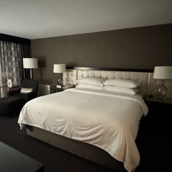 Sheraton Minneapolis West Hotel - King room, Club floor - Hotels Near Me - Minnetonka, Minnesota Sheraton Minneapolis West Hotel - King room, Club floor - Hotels Near Me - Minnetonka, Minnesota