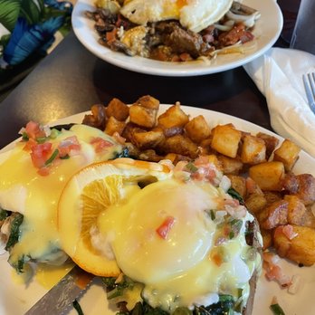 Eggs 'n Things - Kalua Pig Benedict on Taro Bun* - Breakfast & Brunch Near Me - Honolulu, Hawaii Eggs 'n Things - Kalua Pig Benedict on Taro Bun* - Breakfast & Brunch Near Me - Honolulu, Hawaii