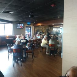 Blondie's Food and Spirits - Ambiance