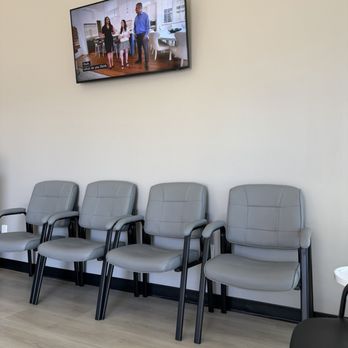 Rapid Response Urgent Care - Waiting room - Urgent Care Near Me - Los Angeles, California Rapid Response Urgent Care - Waiting room - Urgent Care Near Me - Los Angeles, California