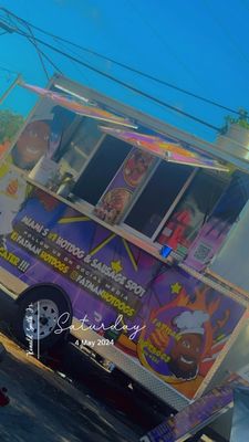 FATMAN HOTDOGS & MORE by null