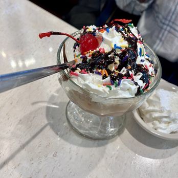 Yankee Clipper Diner - Vanilla Classic Ice Cream Sundae with cherries on top - American Near Me - Beacon, New York Yankee Clipper Diner - Vanilla Classic Ice Cream Sundae with cherries on top - American Near Me - Beacon, New York