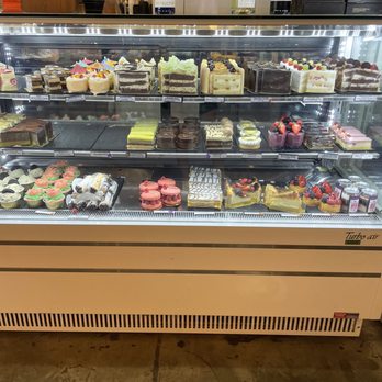 Chateau De Chantilly Cafe - Bakeries Near Me - Chantilly, Virginia