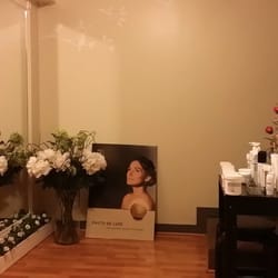 Pinky Skin Care & Nail Spa - Entering Cozy Area