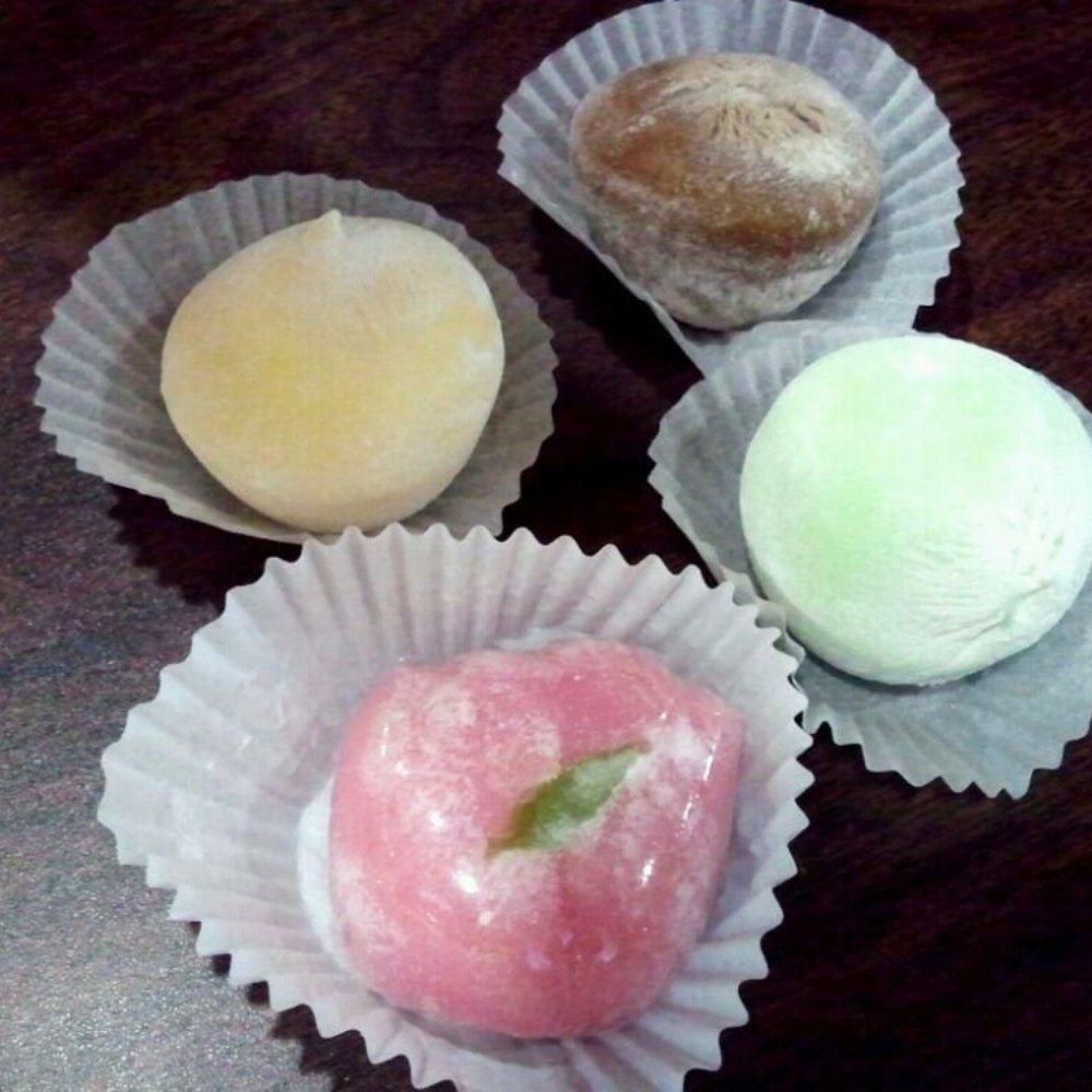 Mochi - Mango, chocolate hazelnut, and green tea mochilato and pink daifuku - Ice Cream & Frozen Yogurt Near Me - Irvine, California Mochi - Mango, chocolate hazelnut, and green tea mochilato and pink daifuku - Ice Cream & Frozen Yogurt Near Me - Irvine, California