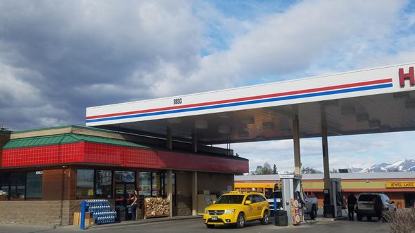 Holiday Stationstores