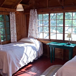 Rockywold-Deephaven Camps - A typical cottage bedroom