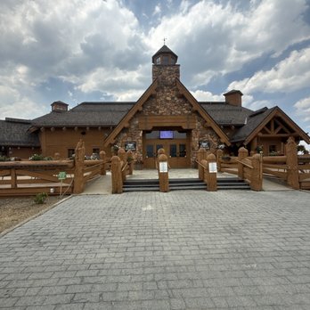 Sunspot Mountaintop Lodge - Entrance - American Near Me - Winter Park, Colorado Sunspot Mountaintop Lodge - Entrance - American Near Me - Winter Park, Colorado