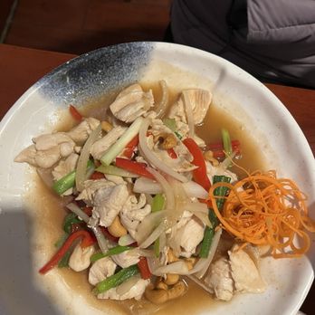ZumoThai - Cashew chicken - Asian Fusion Near Me - Washington, DC, District of Columbia ZumoThai - Cashew chicken - Asian Fusion Near Me - Washington, DC, District of Columbia