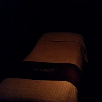 Gould's -HoustonLevee - Massage table. - Day Spas Near Me - Collierville, Tennessee