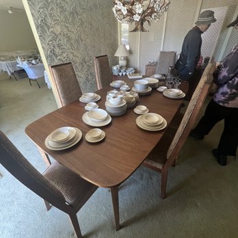 Golden Rabbit Estate Sales - Mid century table chairs and dining set - Estate Liquidation Near Me Golden Rabbit Estate Sales - Mid century table chairs and dining set - Estate Liquidation Near Me