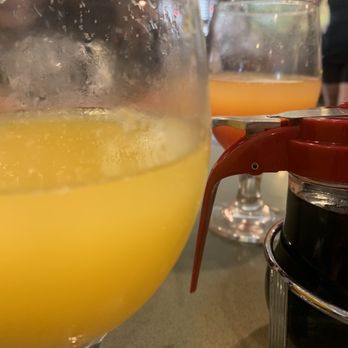 Annie's Cafe - Temecula - Classic mimosas and classic with cranberry juice - Breakfast & Brunch Near Me - Temecula, California
