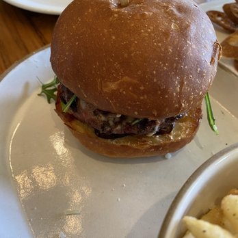 Brix - Brix Cheddar Cheeseburger - New American Near Me - Napa, California