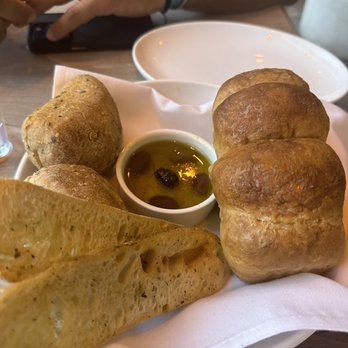 Oceanic - Bread basket - Seafood Near Me - Pompano Beach, Florida