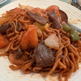 Ming Yen - The tomato beef chow mein was so good and filled with tender beef and vegetables! - Chinese Near Me - Novato, California Ming Yen - The tomato beef chow mein was so good and filled with tender beef and vegetables! - Chinese Near Me - Novato, California