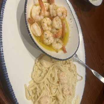 Red Lobster - Shrimp Linguini Alfredo and Garlic Shrimp Scampi - Seafood Near Me - Munster, Indiana Red Lobster - Shrimp Linguini Alfredo and Garlic Shrimp Scampi - Seafood Near Me - Munster, Indiana