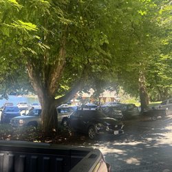 Lake Roesiger Park - Parking and public entrance to the lake