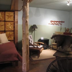 Covered Wagon B&B Guesthouse - Twin bed and Reading area