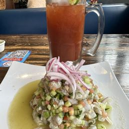 Ceviche de camaron y michi con Negra Modelo Ceviche de camaron y michi con Negra Modelo