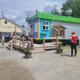 The burger barn building