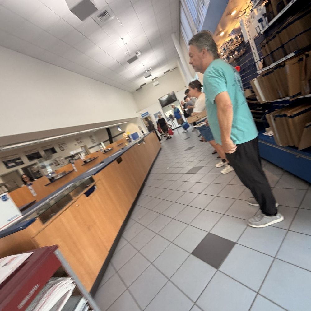 US Post Office - Long line of unattended customers with clerk not helping anyone - Post Offices Near Me - Denver, Colorado US Post Office - Long line of unattended customers with clerk not helping anyone - Post Offices Near Me - Denver, Colorado