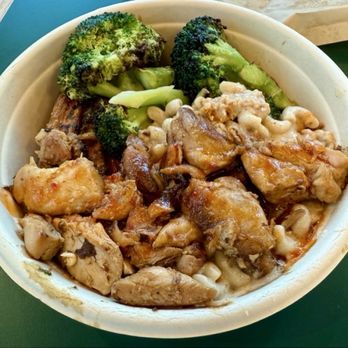 Dig Inn - Hot Honey Chicken Bowl - New American Near Me - Ashburn, Virginia