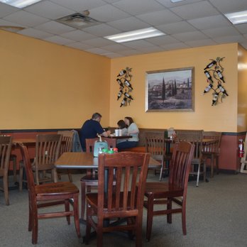 Simonetti's Italian - Dining Room - Pizza Near Me - Belmont, North Carolina Simonetti's Italian - Dining Room - Pizza Near Me - Belmont, North Carolina