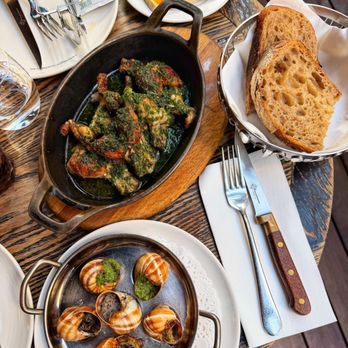 L'Escargot - Frog legs - French Near Me - Paris, 75
