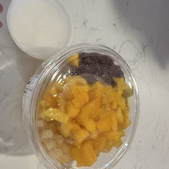 Chewie & Mellow - Tropical Mango Bowl-芒果紫米碗 - Desserts Near Me - Irvine, California Chewie & Mellow - Tropical Mango Bowl-芒果紫米碗 - Desserts Near Me - Irvine, California