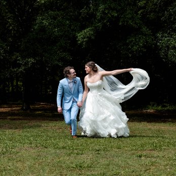 Vintage Daisy Photography - bride and groom in rock hill, sc running for photograph taken by rock hill wedding photographer - Event Photography Near Me Vintage Daisy Photography - bride and groom in rock hill, sc running for photograph taken by rock hill wedding photographer - Event Photography Near Me