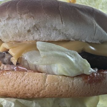 Shige's Saimin Stand - Cheeseburger - Japanese Near Me - Wahiawa, Hawaii